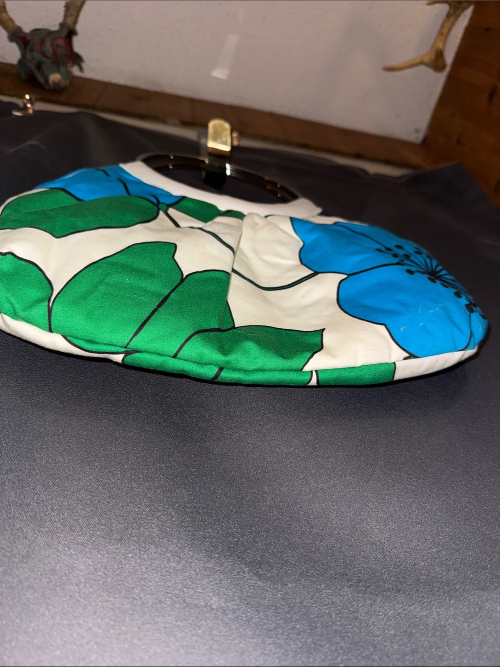 Banana Republic Y2K vintage Floral Ring-Handle Clutch in Blue, Green & White - Picture 11 of 12